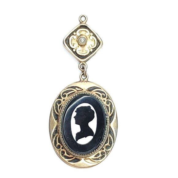 Cameo Pendant White Black Silohuette Gold Tone Filigree Framed Bezel Set - Picture 1 of 4